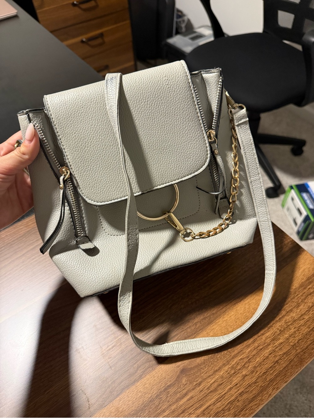 Chic Minimalist Grey Crossbody Shoulder Bag with Gold Chain Accent